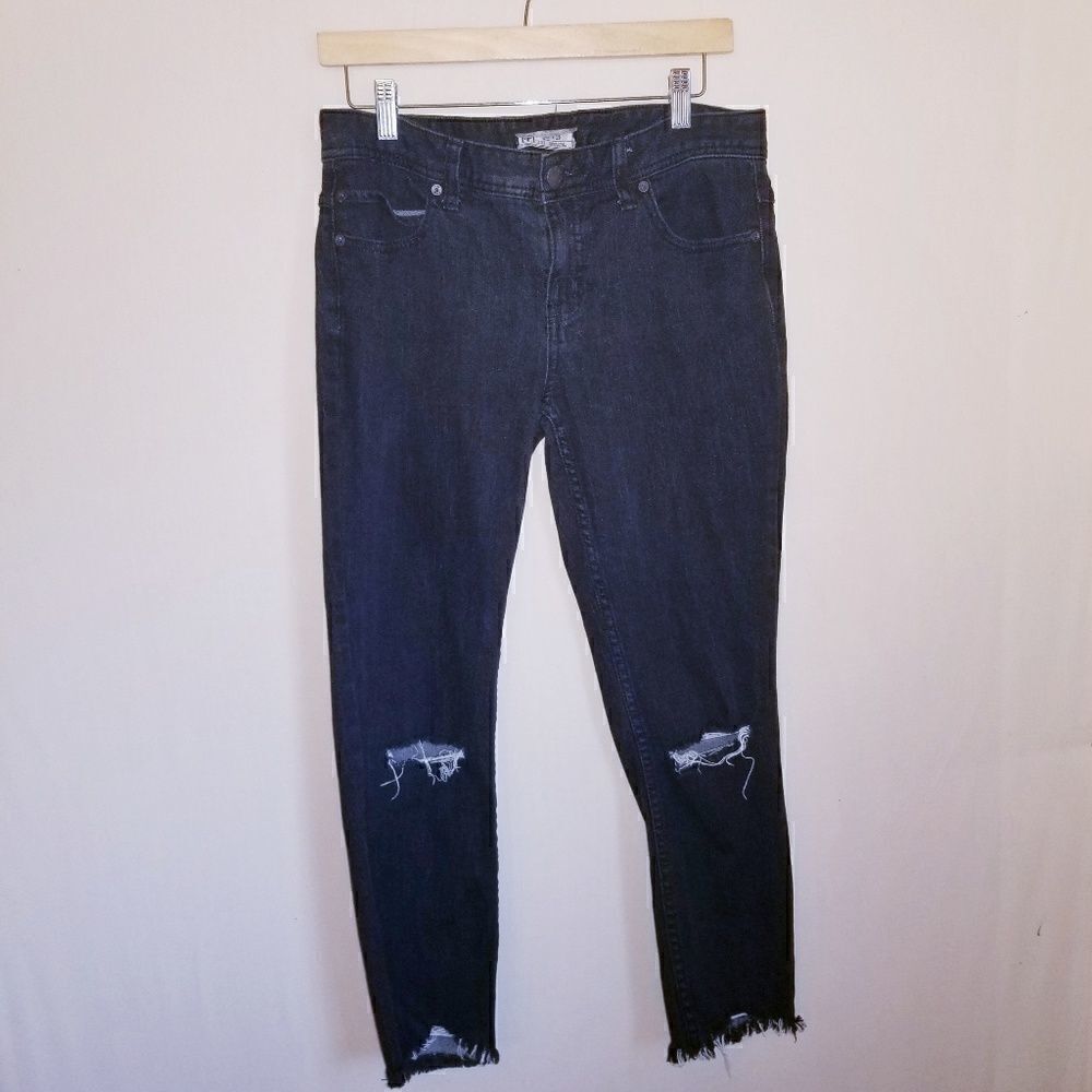 Free people distressed size 29 